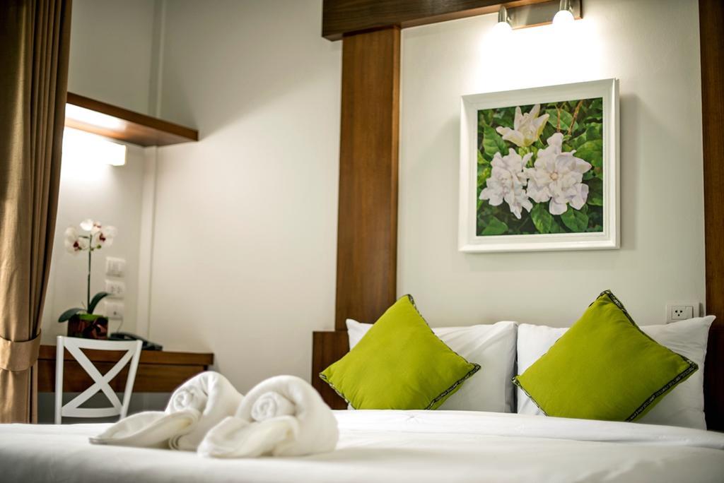 Hotel Cozytel Chiangmai Chiang Mai Esterno foto