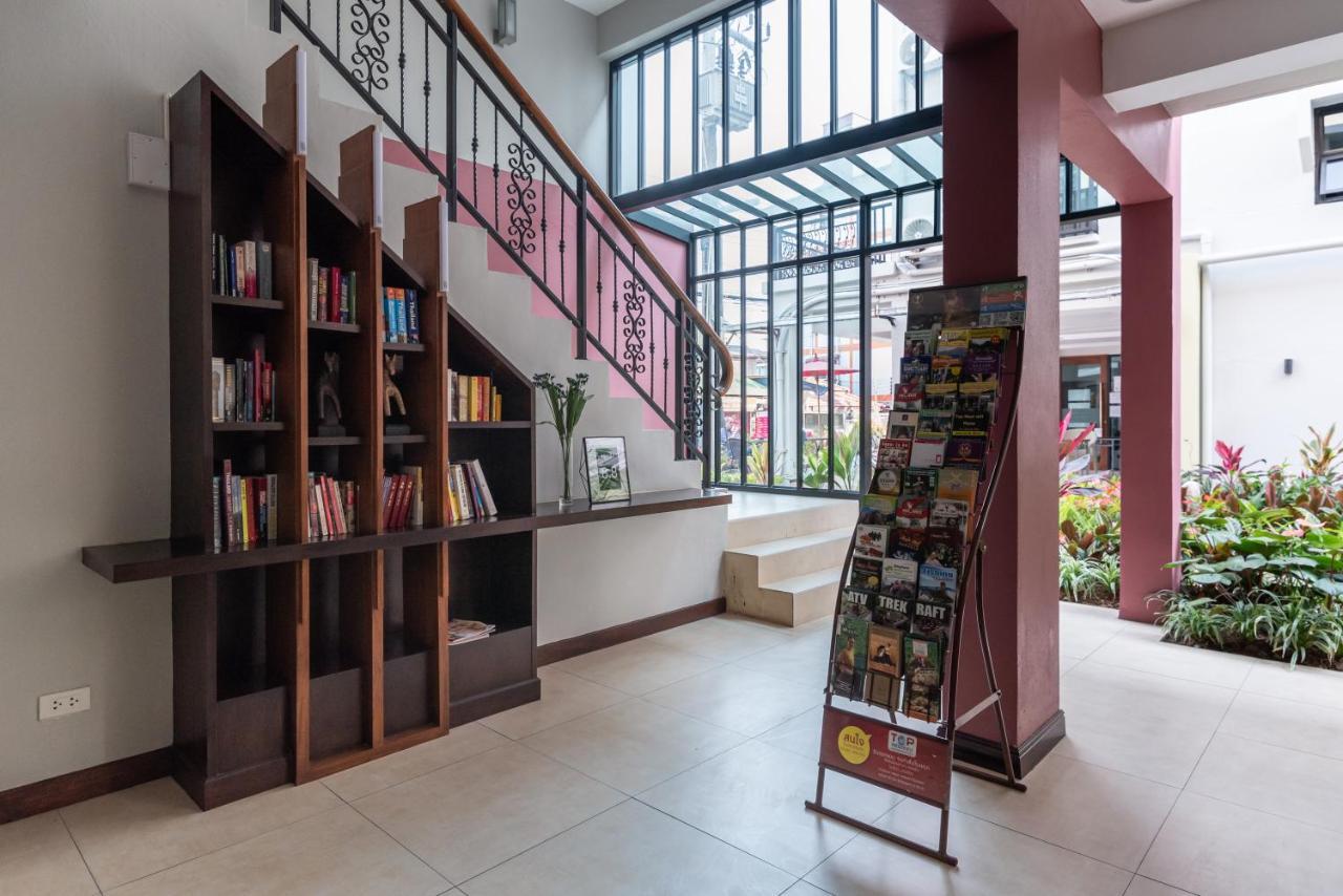 Hotel Cozytel Chiangmai Chiang Mai Esterno foto