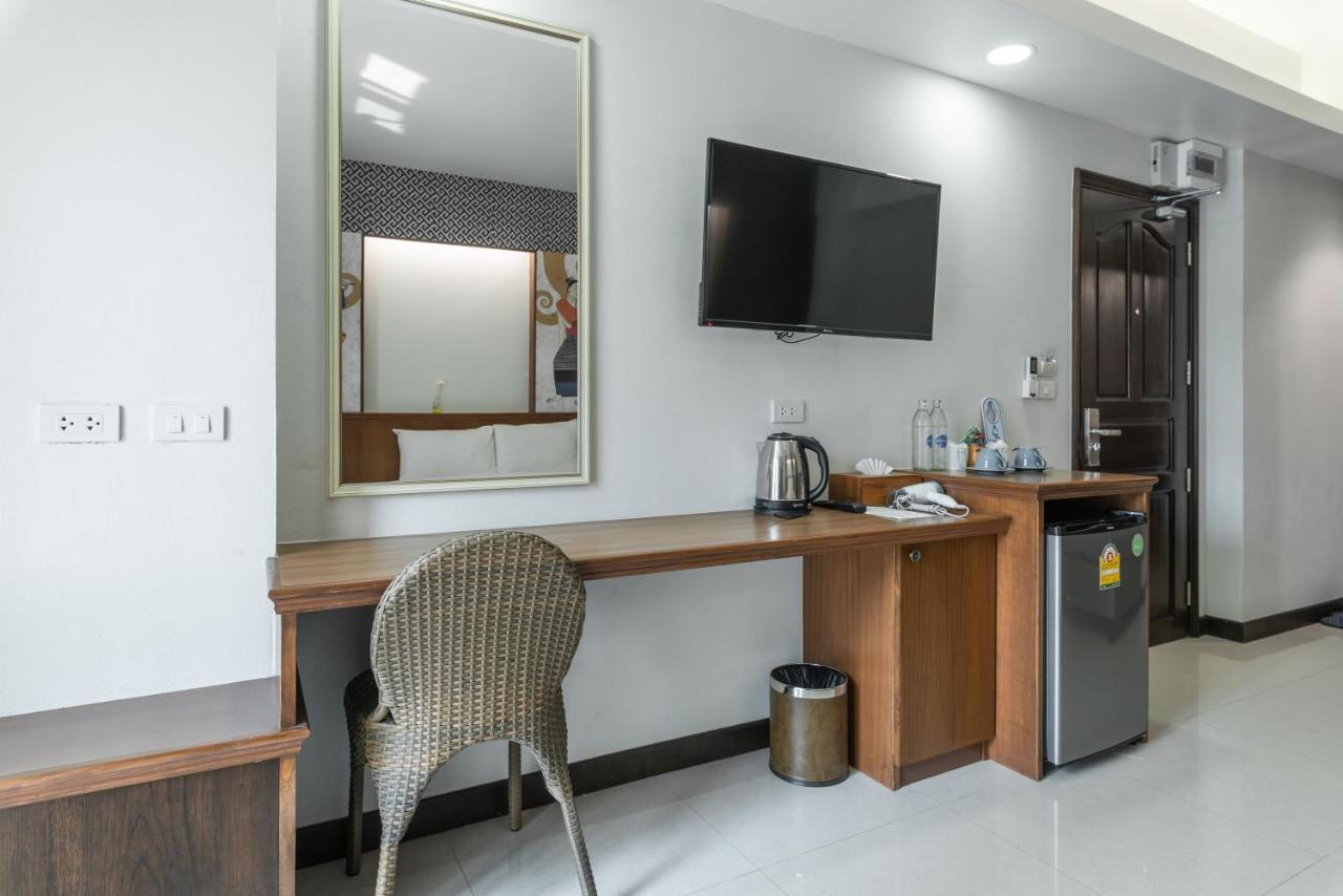 Hotel Cozytel Chiangmai Chiang Mai Esterno foto
