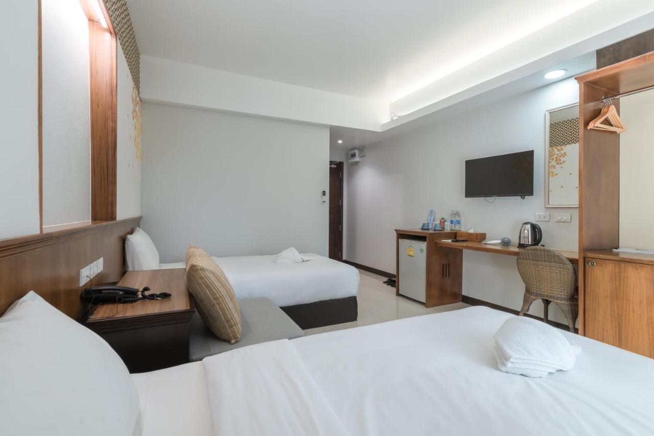 Hotel Cozytel Chiangmai Chiang Mai Esterno foto